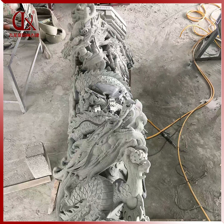 1677745580640922.jpg 廣場(chǎng)石雕龍柱圖片